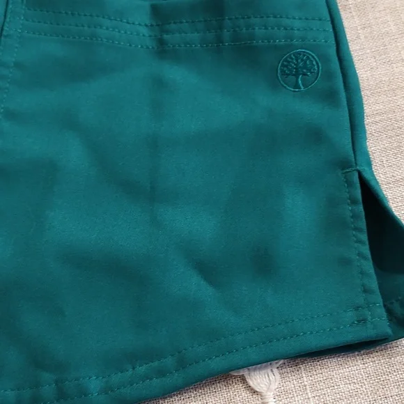 Healing hands. Size Medium purple label junior fit. Dark green - Picture 3 of 4